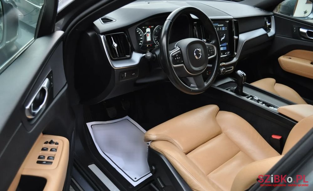 2019' Volvo Xc 60 D3 Momentum Pro photo #5