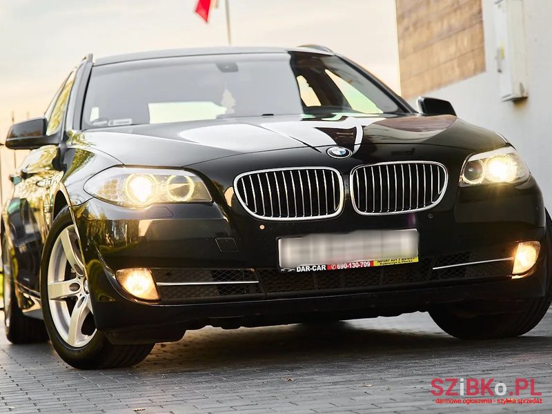 2010' BMW 5 Series photo #6