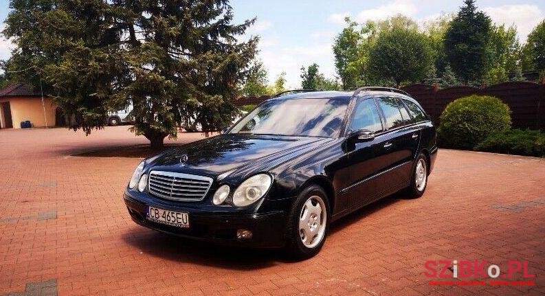 2004' Mercedes-Benz Klasa E photo #3