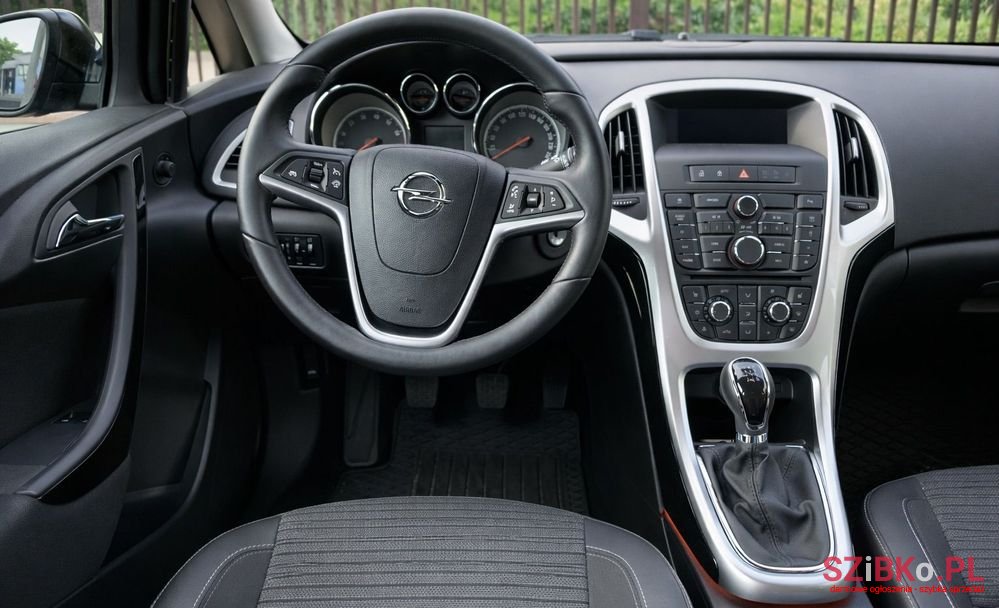 2015' Opel Astra 1.4 T Cosmo photo #5