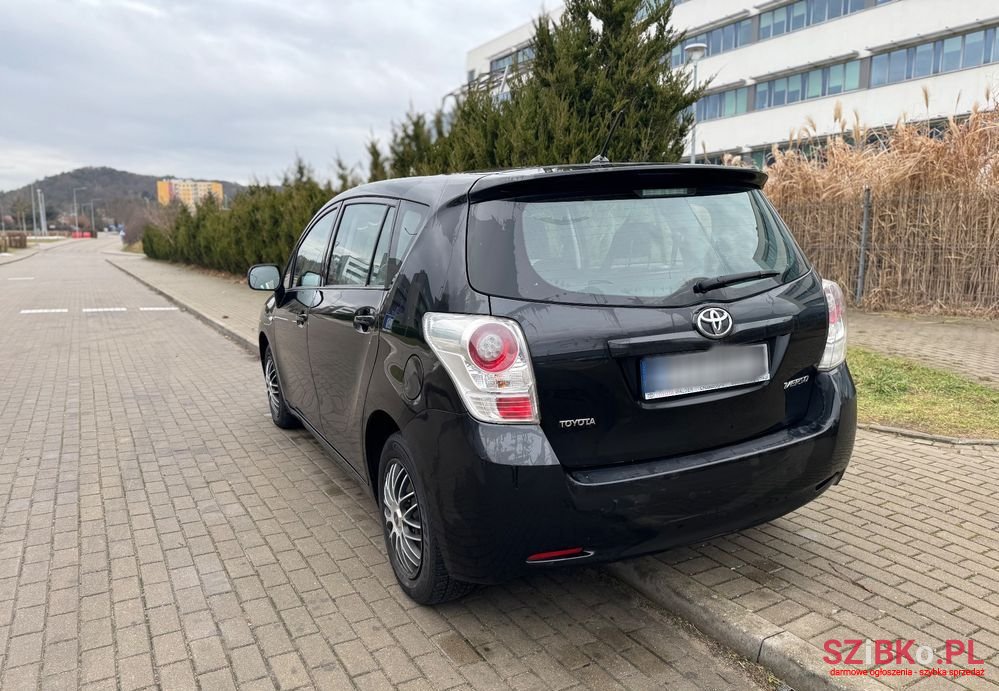 2011' Toyota Verso 1.6 Sol photo #5