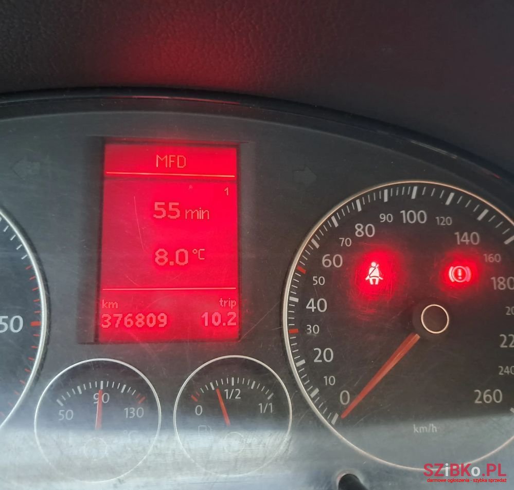 2007' Volkswagen Touran 1.9 Tdi Conceptline photo #4