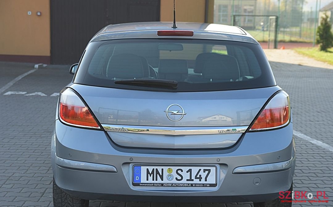 2004' Opel Astra photo #5