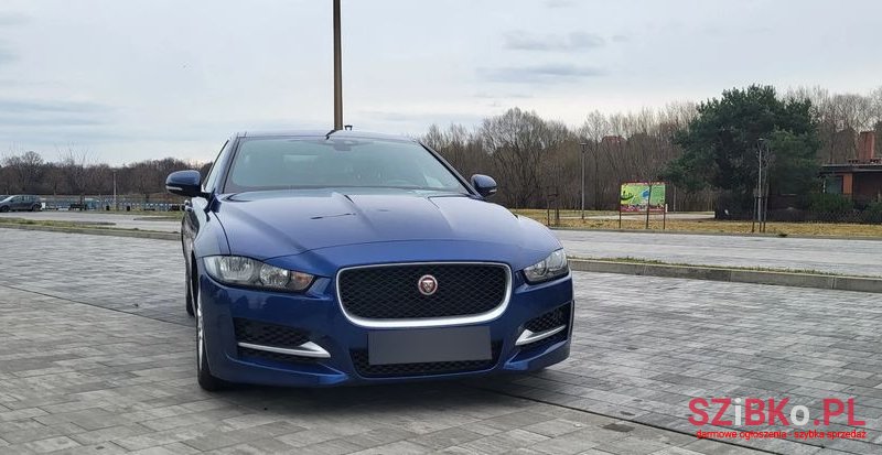 2016' Jaguar XE 2.0 D R-Sport photo #3