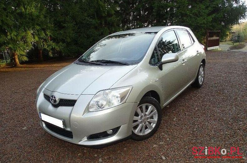 2007' Toyota Auris photo #1