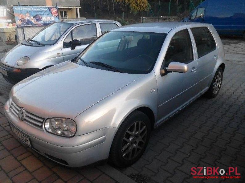 2003' Volkswagen Golf photo #1