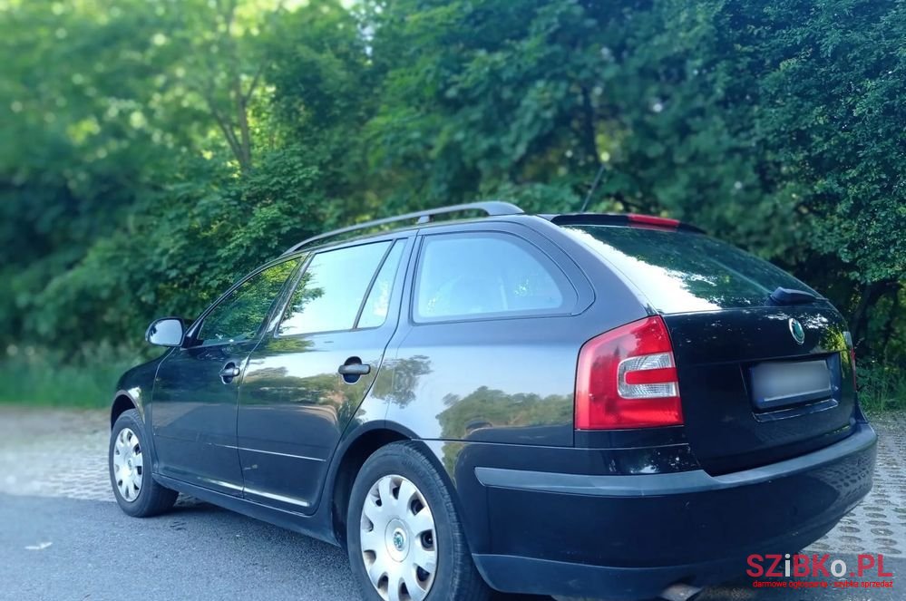 2012' Skoda Octavia 1.6 Tour photo #4