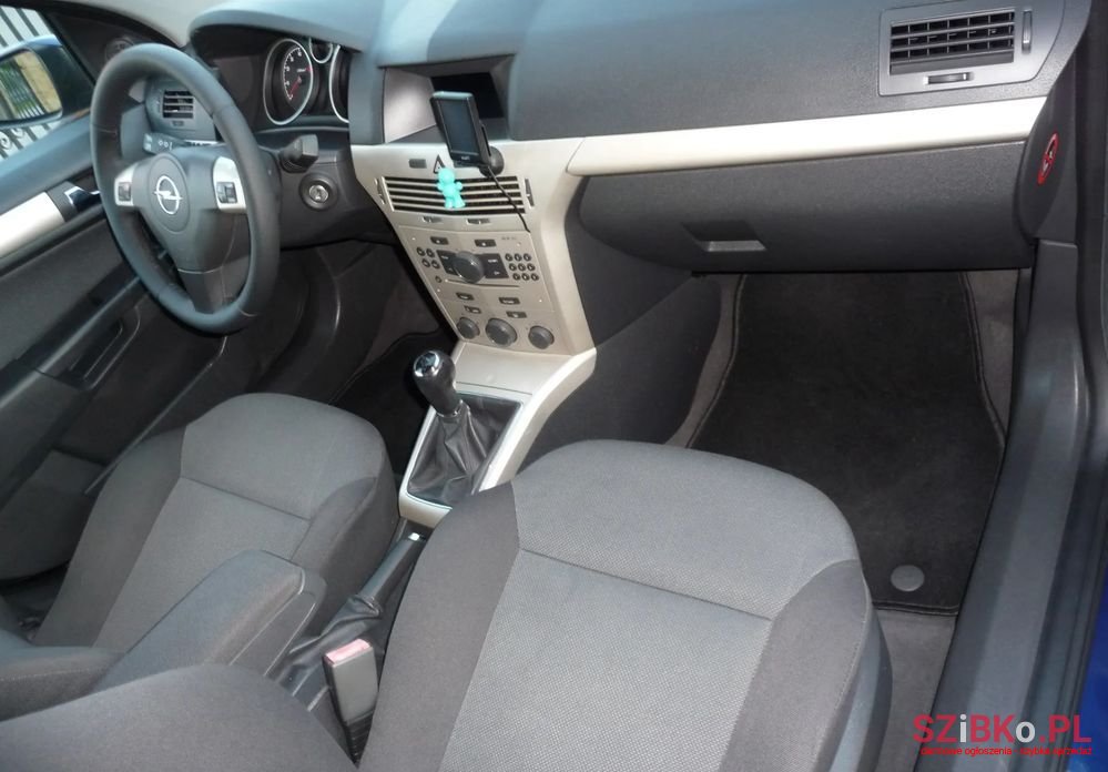 2007' Opel Astra 1.6 Design Edition photo #4