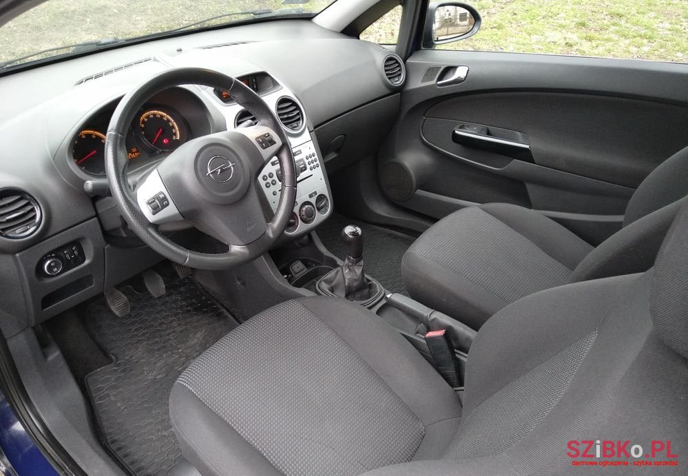 2012' Opel Corsa photo #2