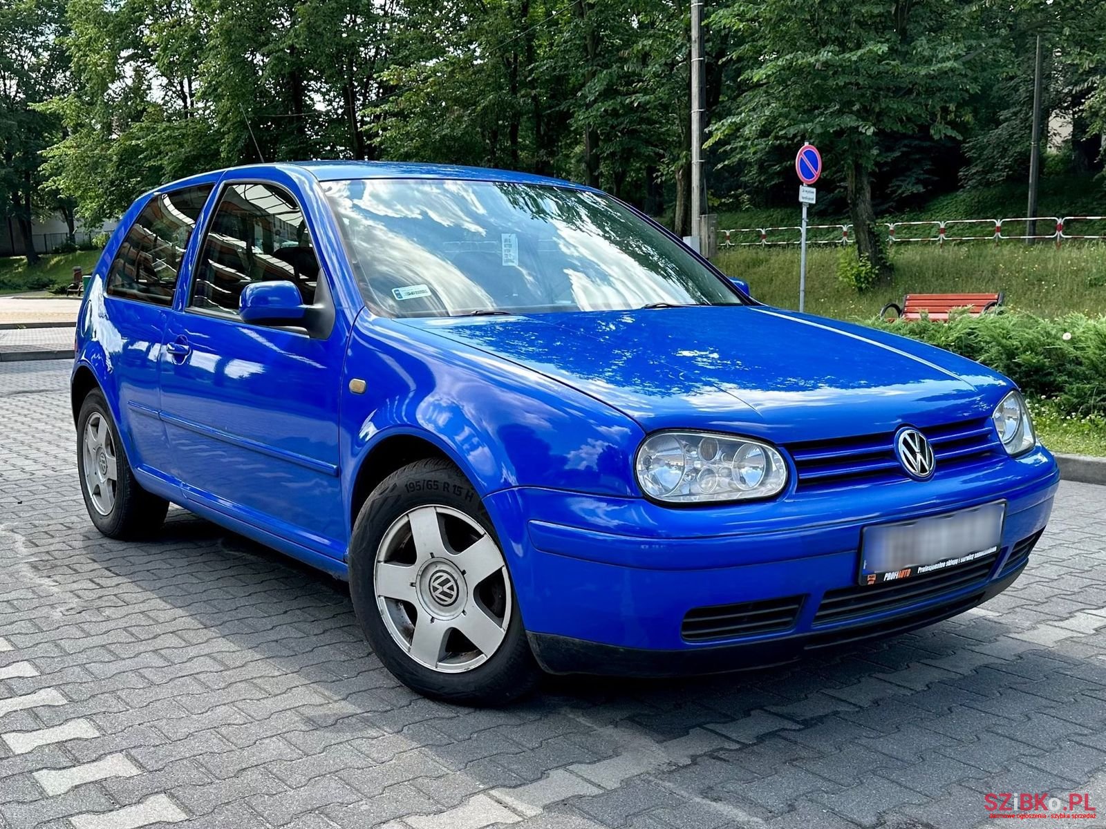 1999' Volkswagen Golf photo #2
