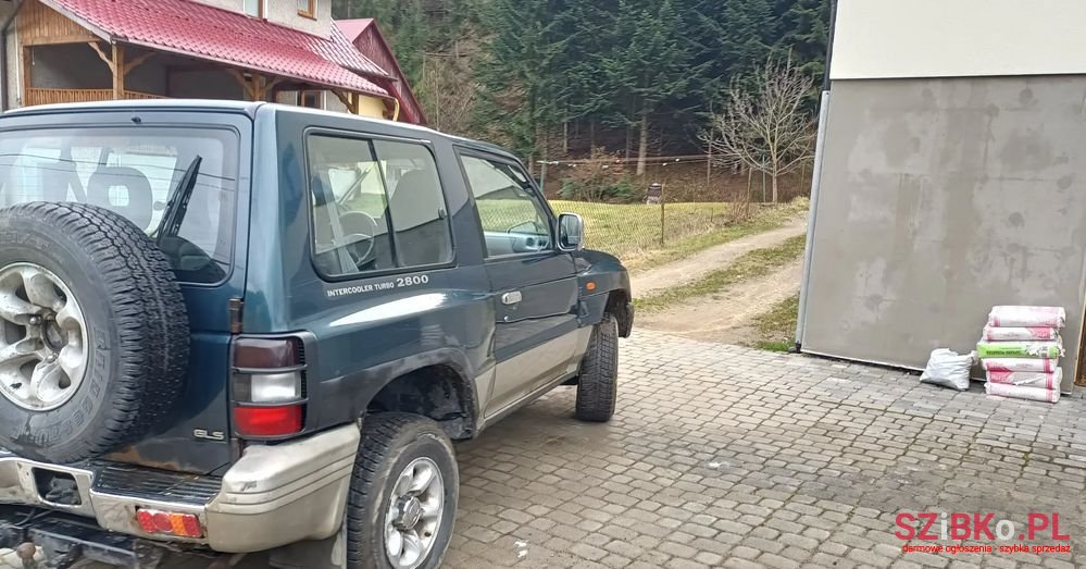 2000' Mitsubishi Pajero photo #6