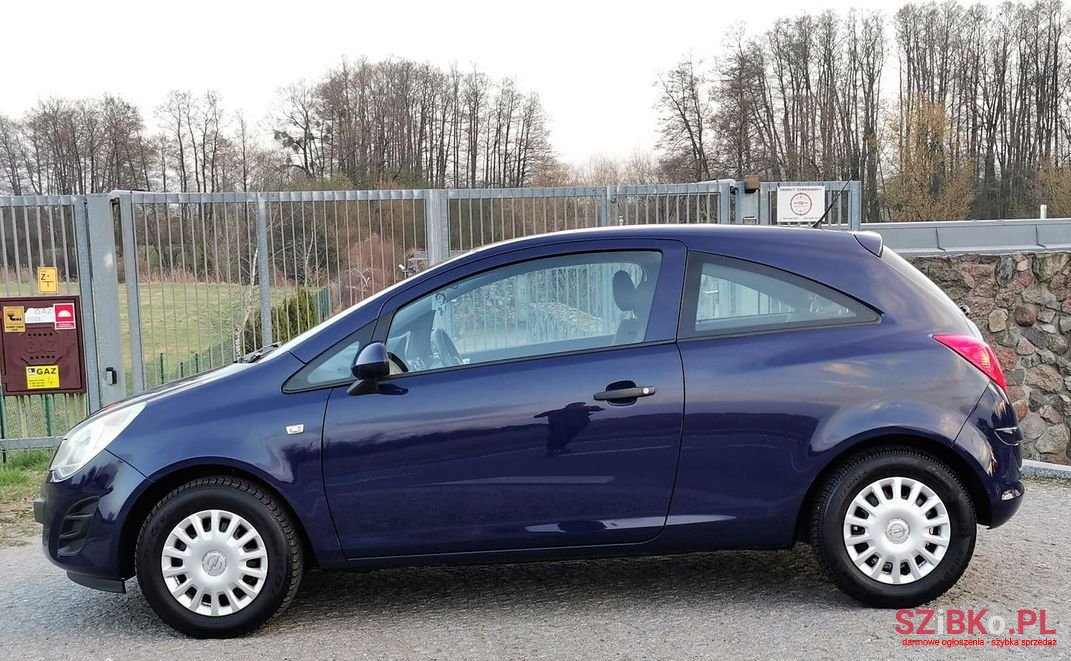 2012' Opel Corsa photo #2