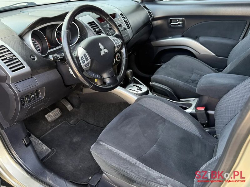 2008' Mitsubishi Outlander 2.4 4Wd Cvt Intense photo #5
