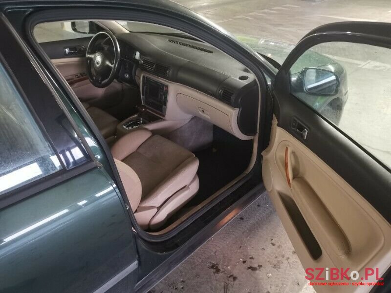 1998' Volkswagen Passat photo #1