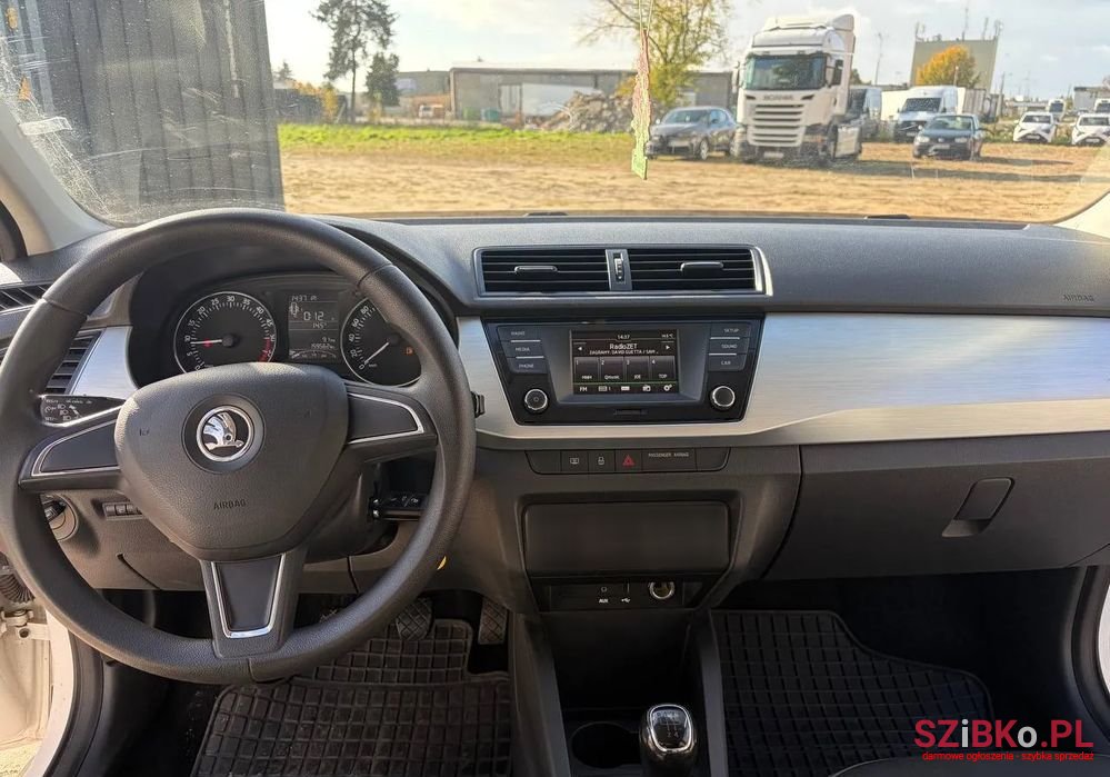 2015' Skoda Fabia 1.4 Tdi Ambition photo #4