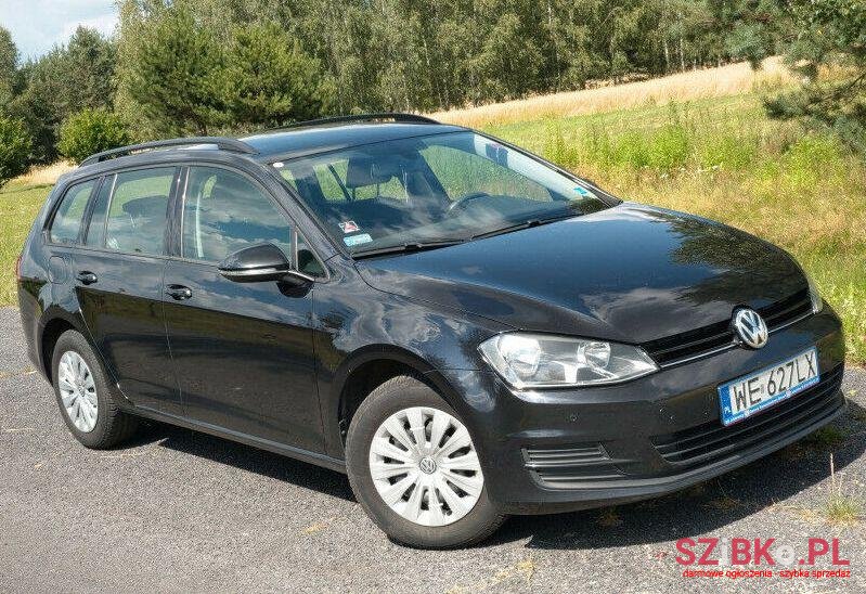 2016' Volkswagen Golf photo #1