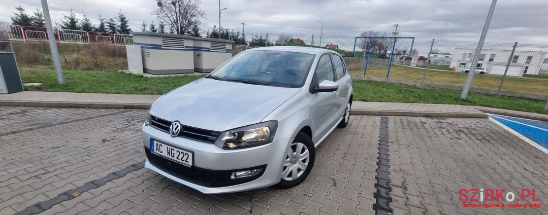 2011' Volkswagen Polo photo #5