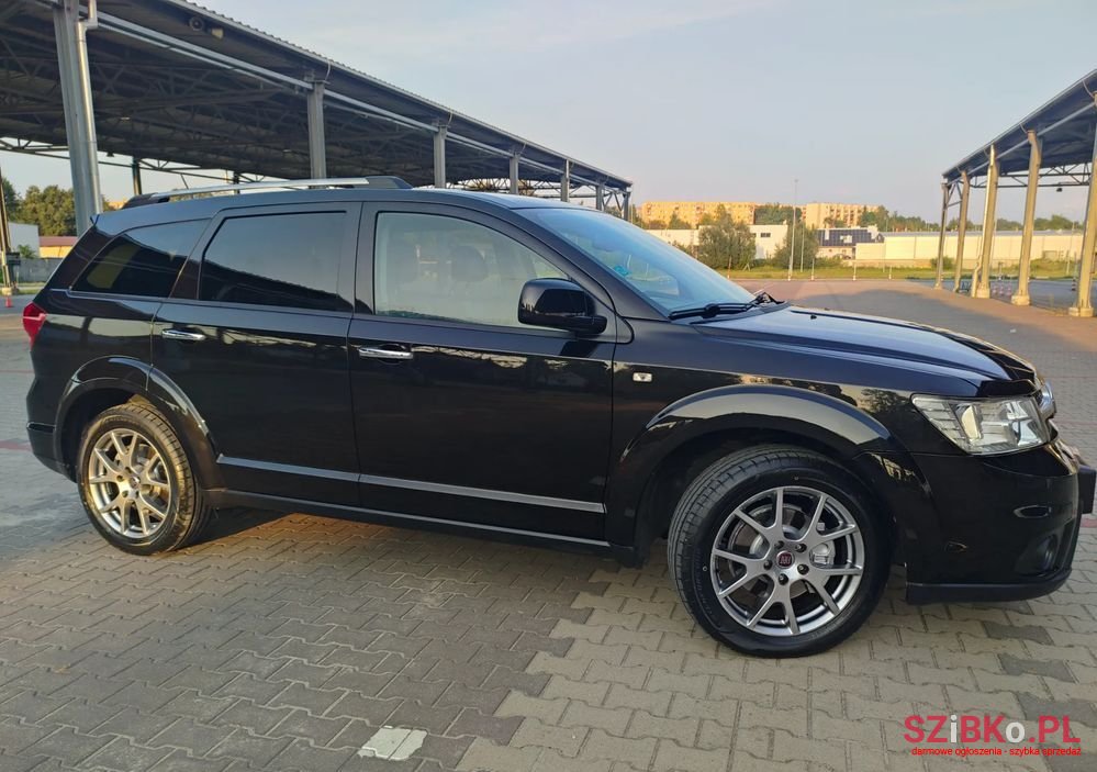 2014' Fiat Freemont photo #4