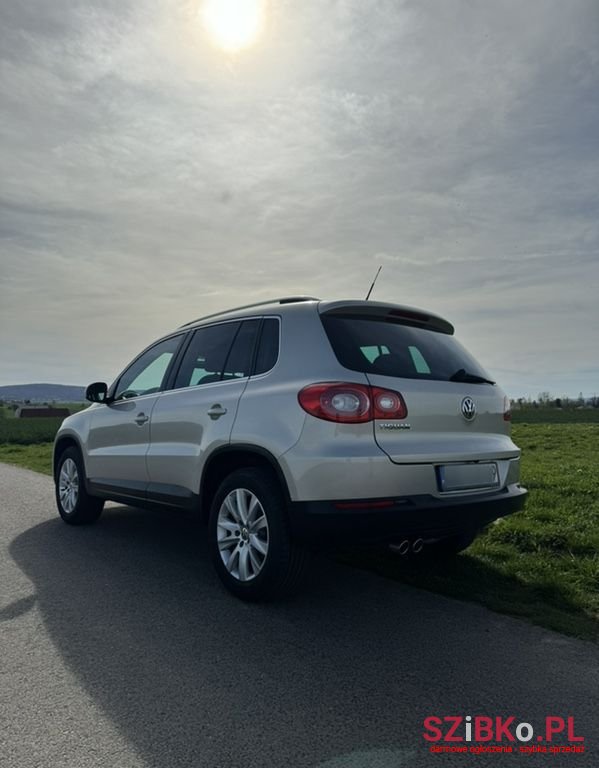 2009' Volkswagen Tiguan photo #2