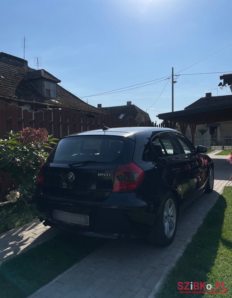 2006' BMW 1 Series 120I photo #2