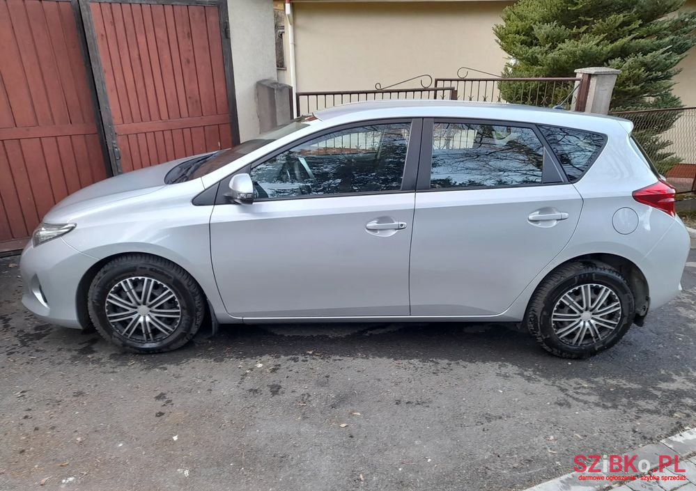2014' Toyota Auris 1.33 Vvt-I Active photo #2