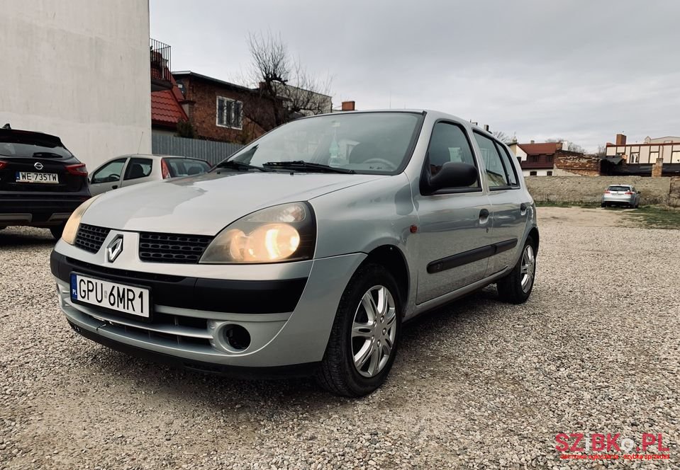 2003' Renault Clio photo #2