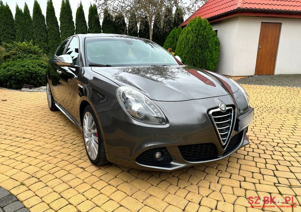 2013' Alfa Romeo Giulietta photo #5