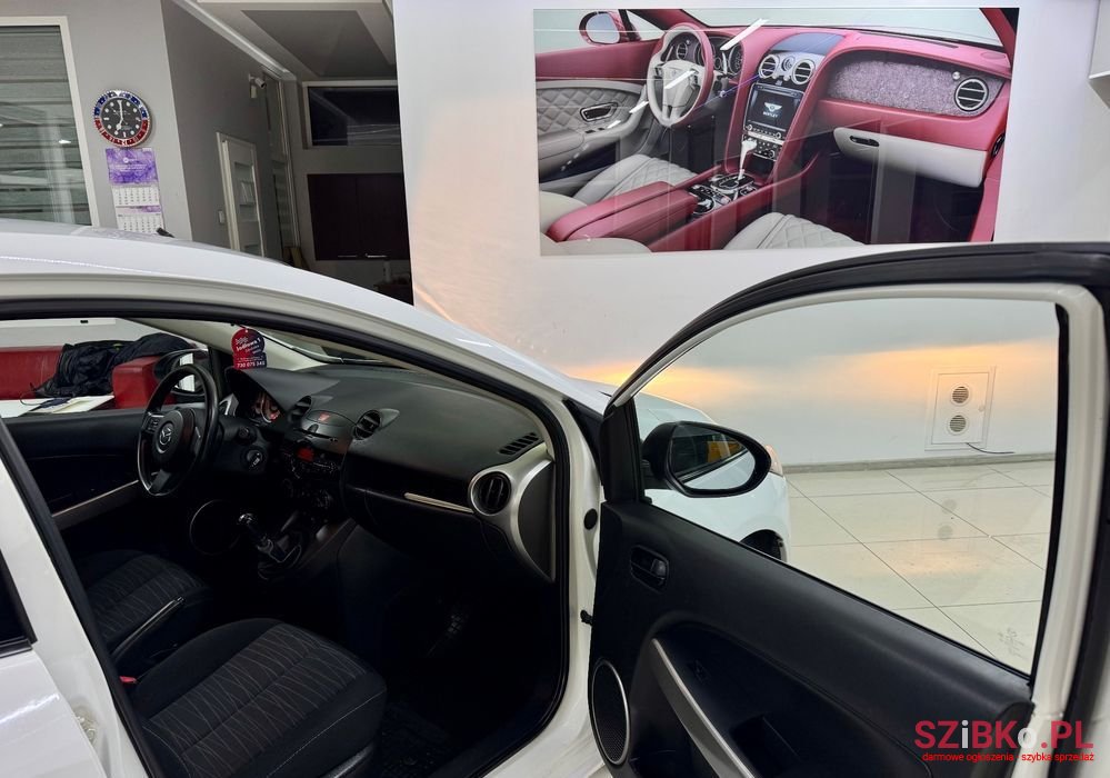 2008' Mazda 2 1.3 Exclusive+ photo #5