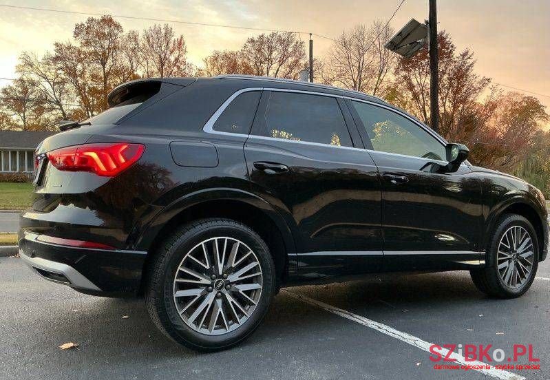 2019' Audi Q3 photo #6