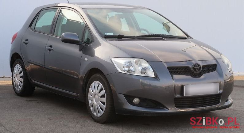 2008' Toyota Auris photo #1
