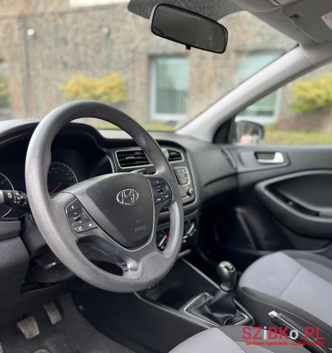 2019' Hyundai i20 photo #4