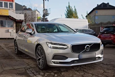 2017' Volvo S90