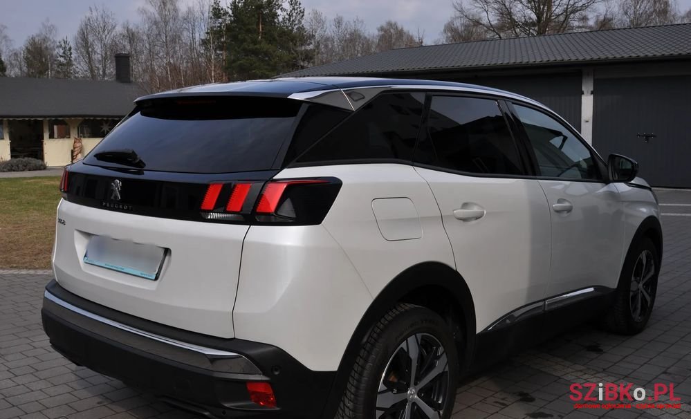2023' Peugeot 3008 photo #6