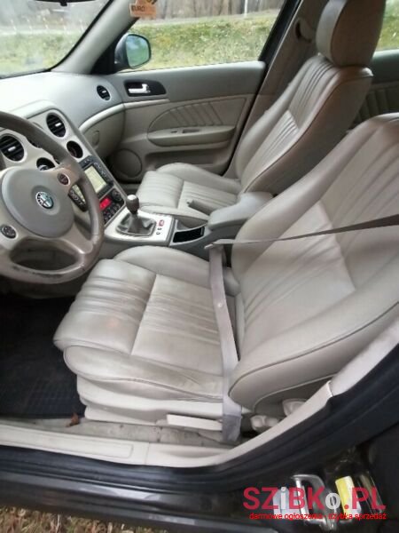 2005' Alfa Romeo 159 photo #5