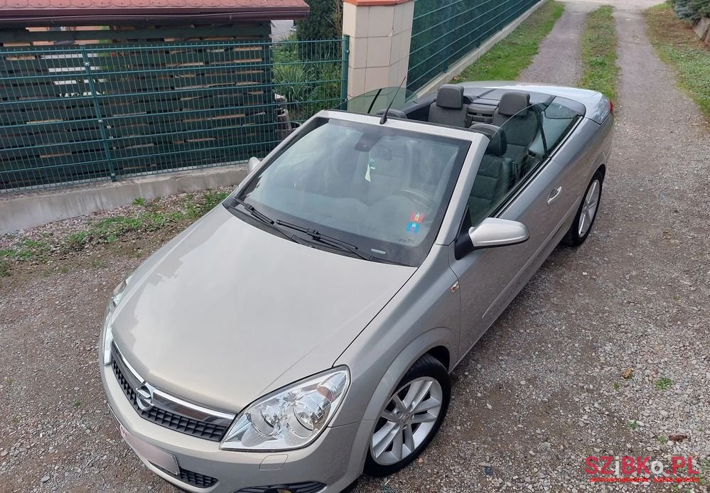 2007' Opel Astra Cosmo photo #2