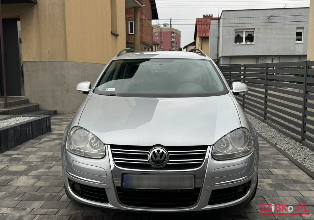 2009' Volkswagen Golf photo #1