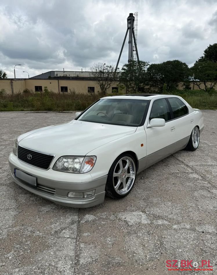 1998' Toyota Celsior photo #1