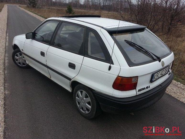 1994' Opel Astra photo #1