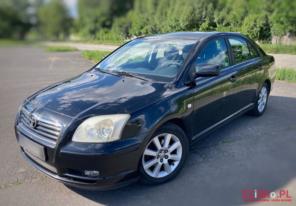 2004' Toyota Avensis photo #2