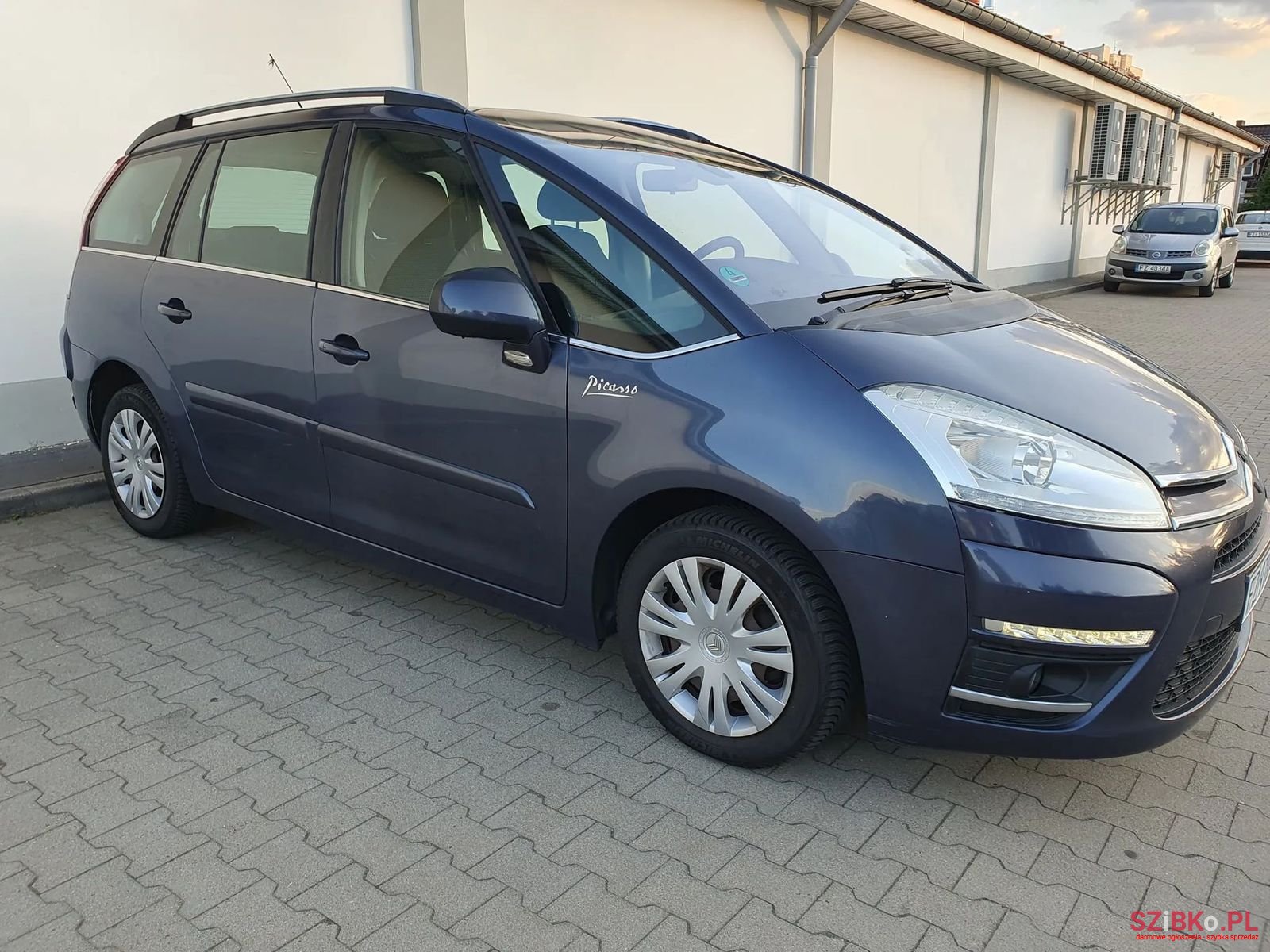 2010' Citroen C4 Grand Picasso photo #5