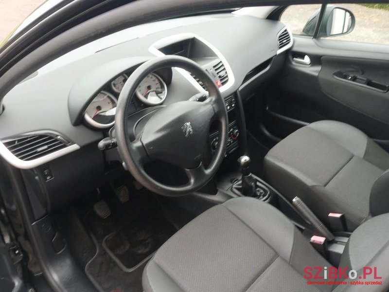 2011' Peugeot 207 1.4 Presence photo #6