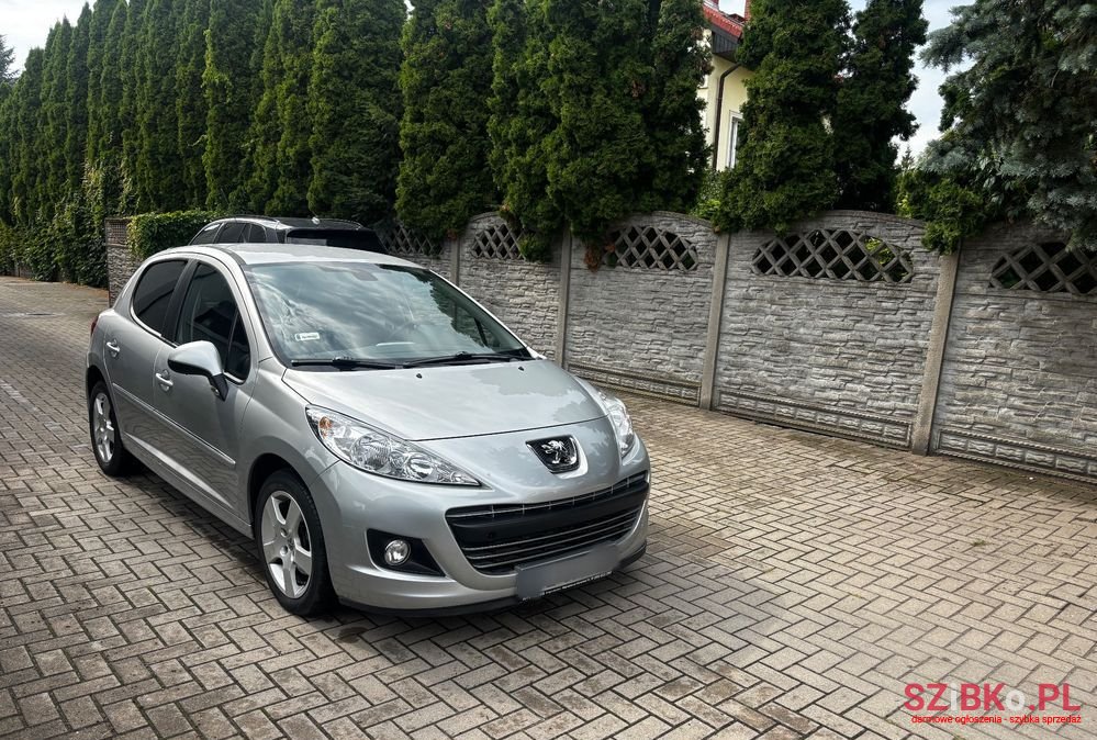 2011' Peugeot 207 photo #3