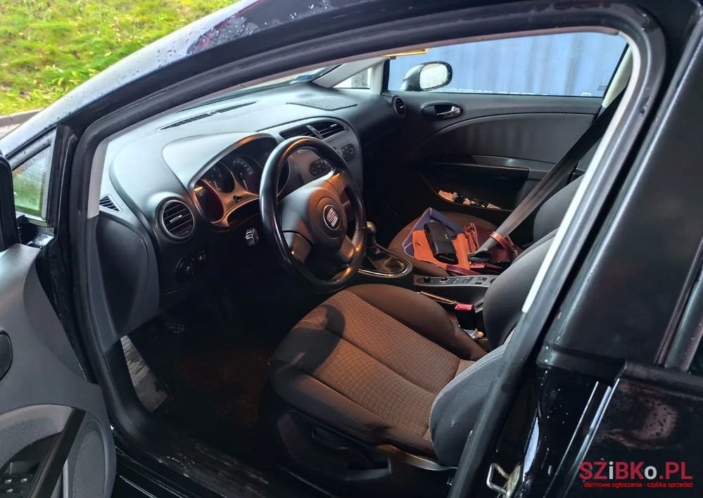 2007' SEAT Leon photo #4