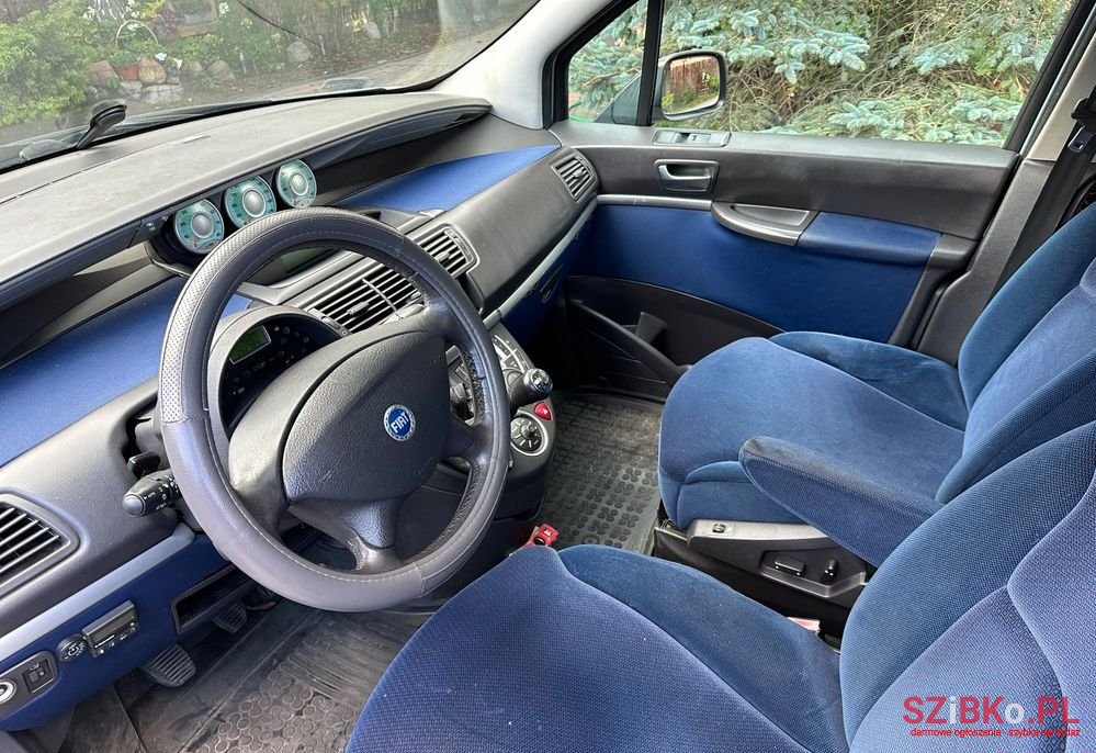 2002' Fiat Ulysse photo #3
