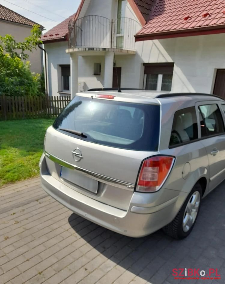 2008' Opel Astra photo #5