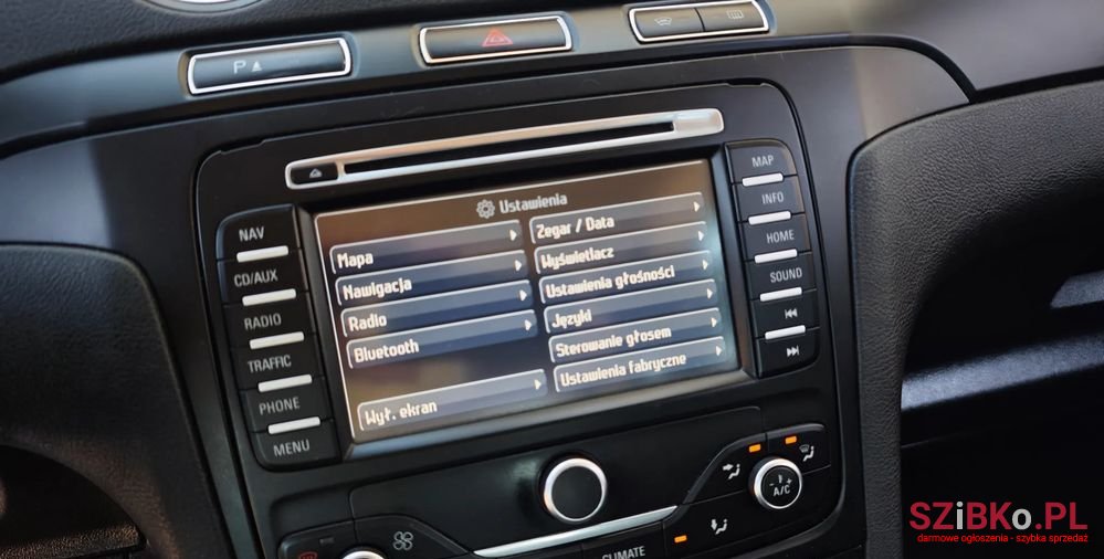 2011' Ford Galaxy 2.0 Titanium photo #5