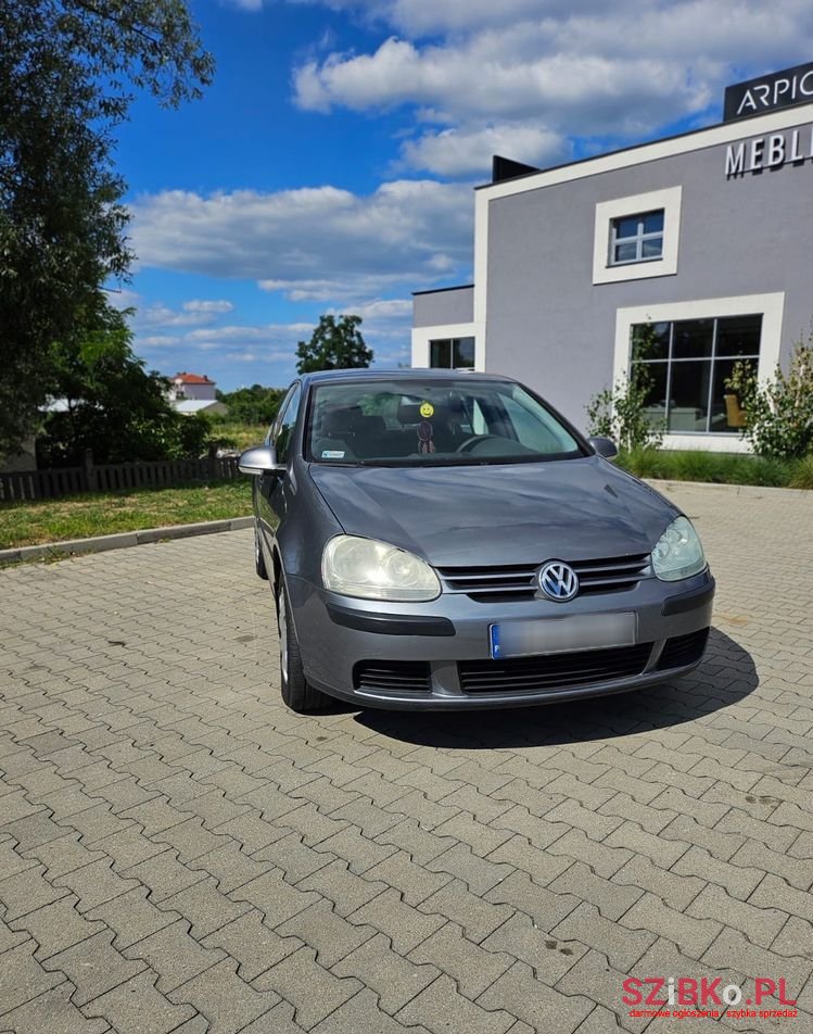 2005' Volkswagen Golf photo #1