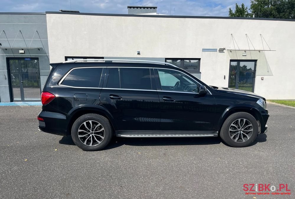 2014' Mercedes-Benz GL photo #3