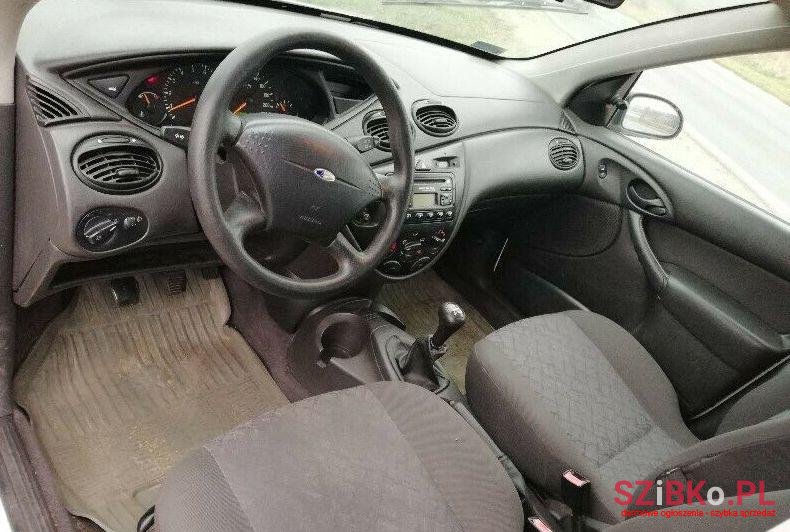 2001' Ford Focus photo #2