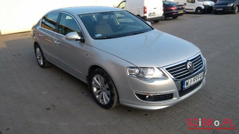 2010' Volkswagen Passat photo #1